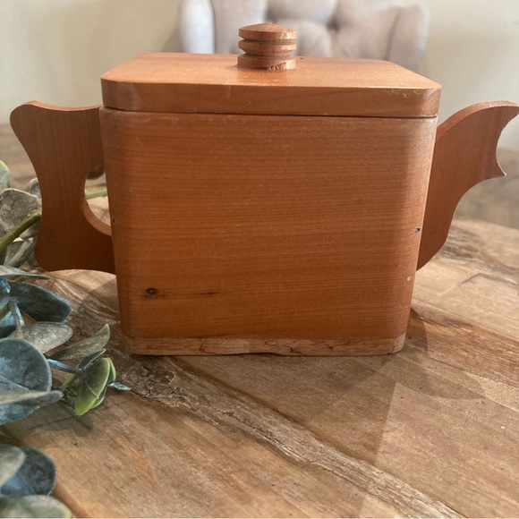UNIQUE HANDCRAFTED WOOD TEA CONTAINER - Picture 11 of 12